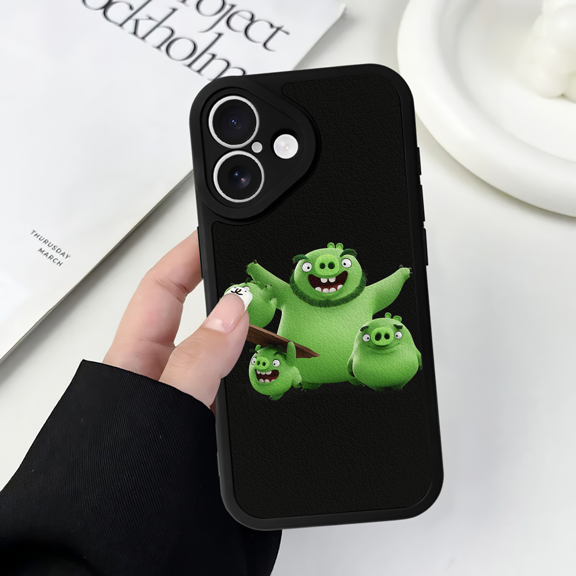 （画像用） Angry Birds アングリーバード 【iPhone 16シリーズ対応】シリコンスマホケース（レザー調） 材質：シリコン